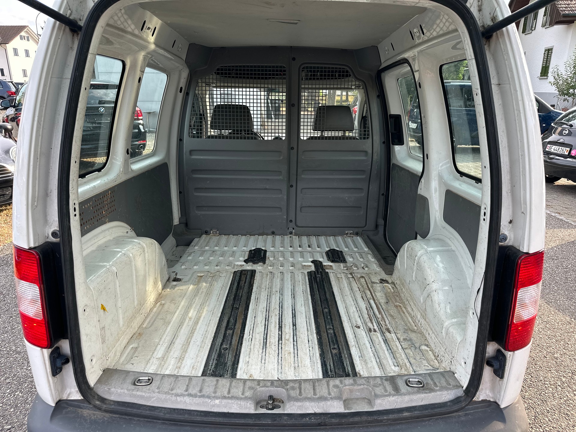 VW Caddy 2.0 EcoFuel-image-5