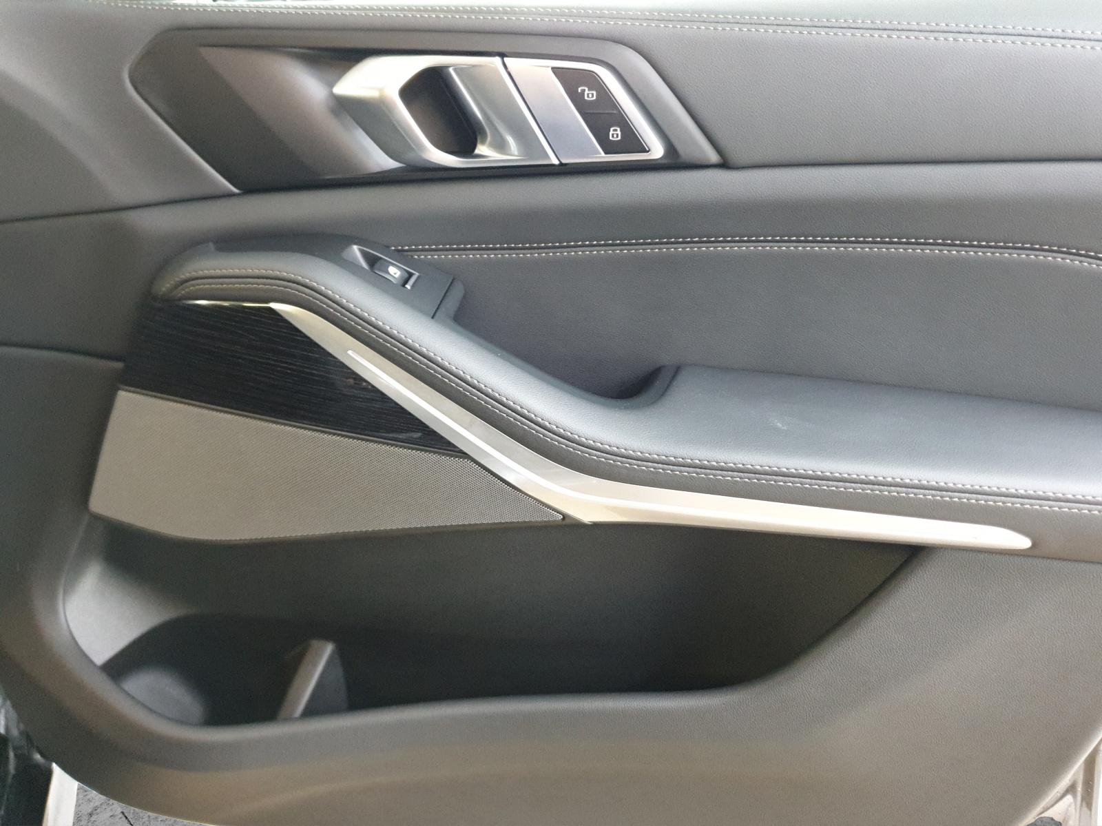 BMW X5 30d xDrive SAG-image-15