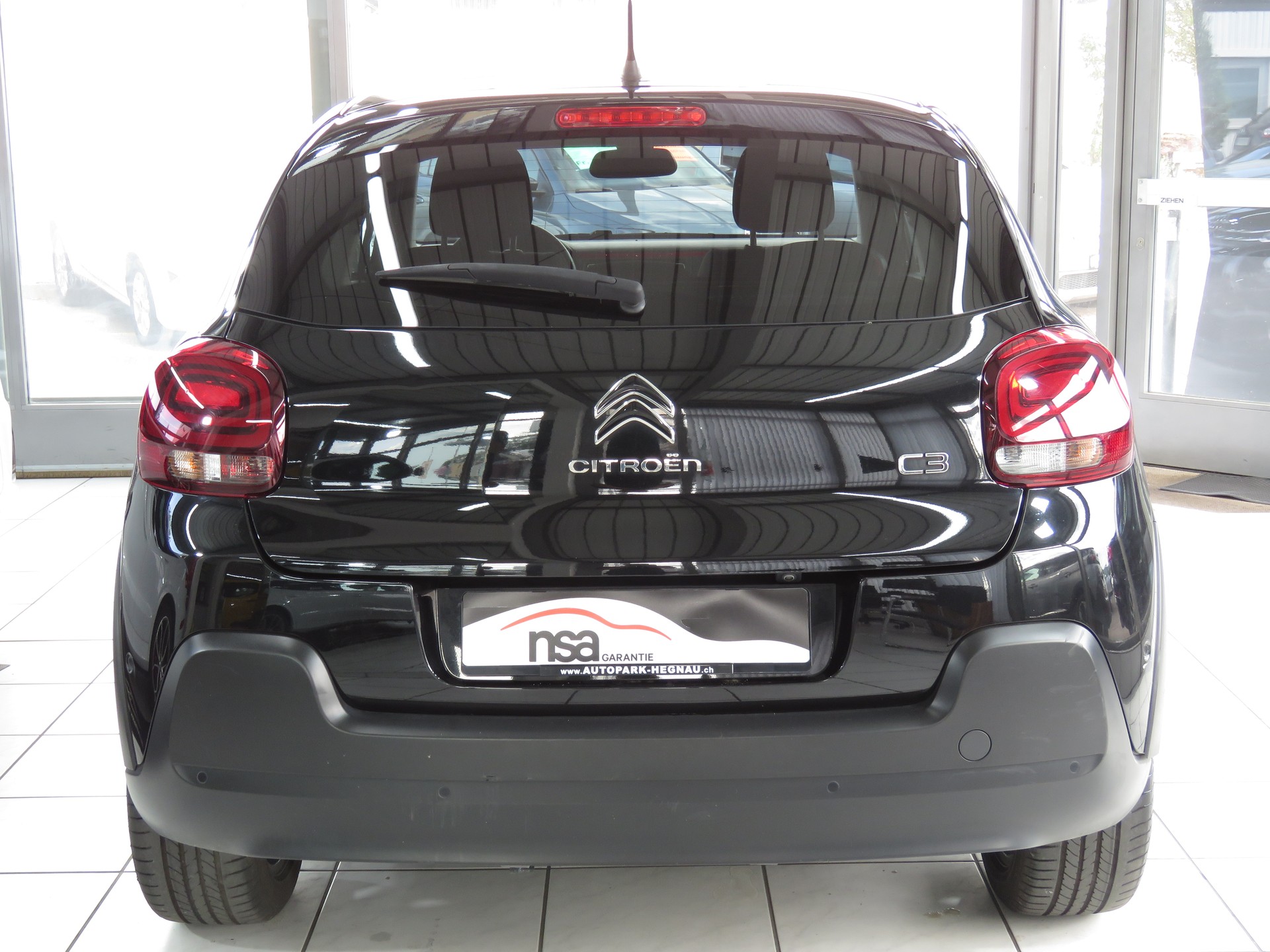 CITROEN C3 1.2i PureTech Shine EAT6-image-4