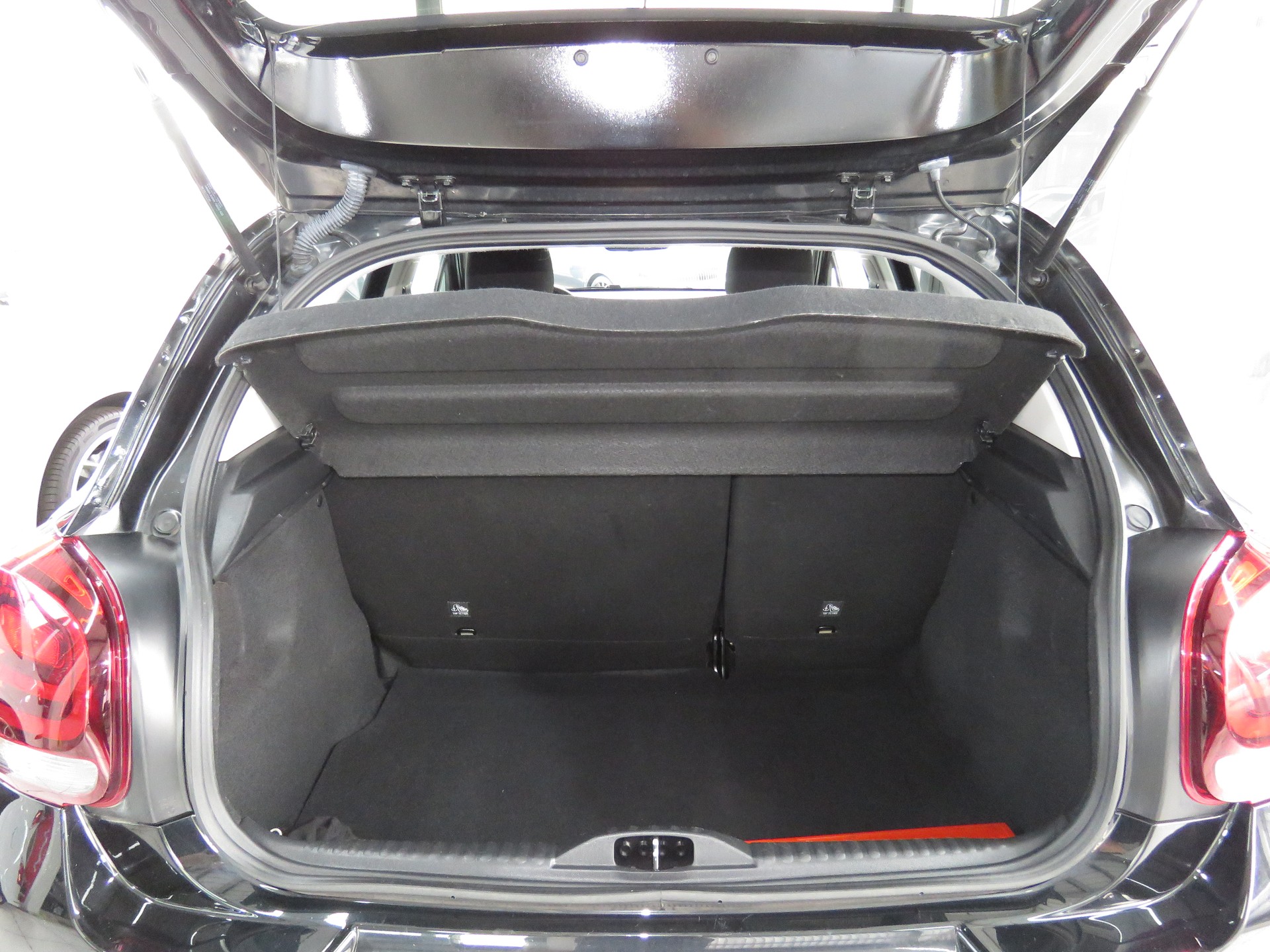 CITROEN C3 1.2i PureTech Shine EAT6-image-9