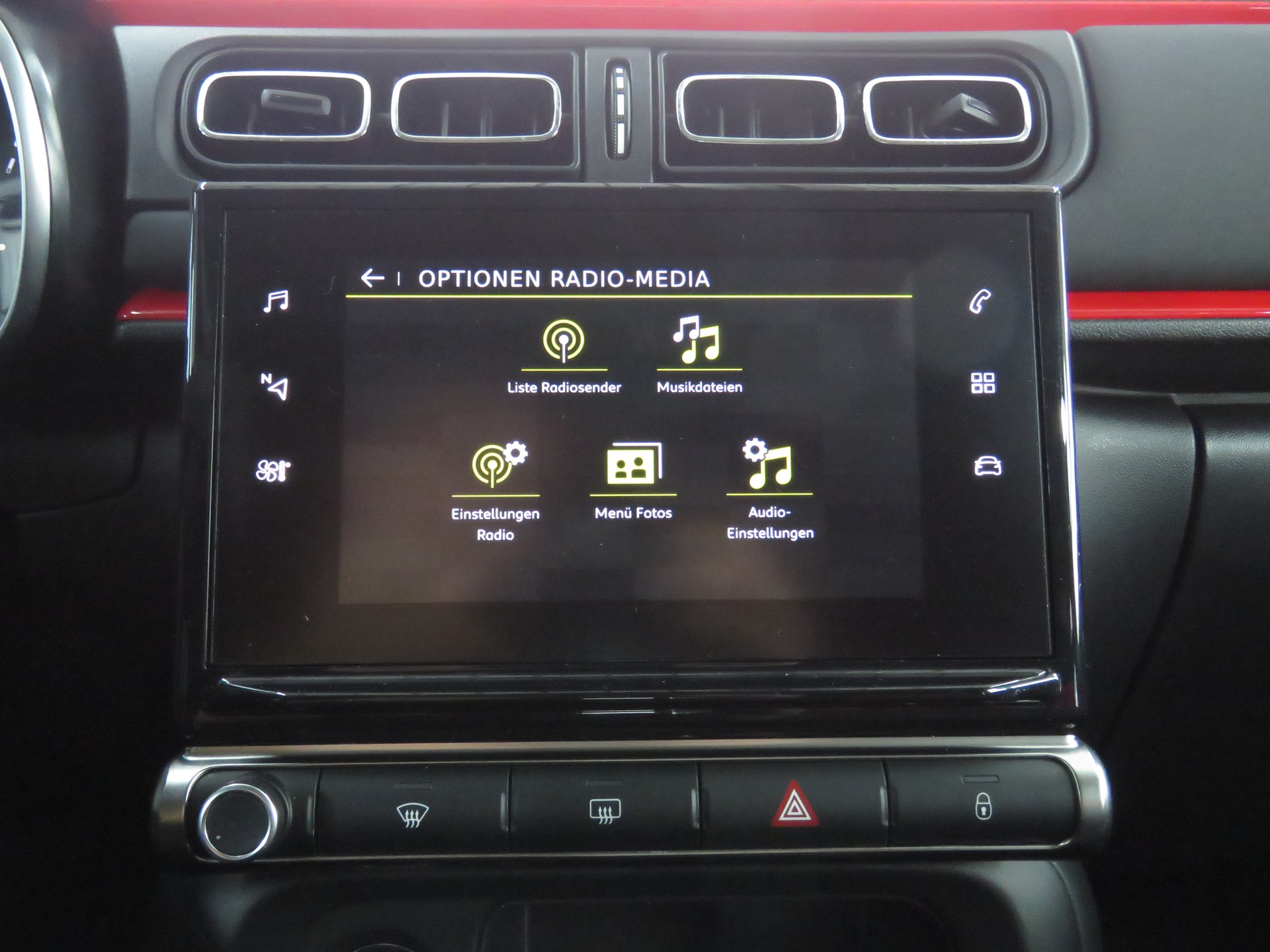 CITROEN C3 1.2i PureTech Shine EAT6-image-17