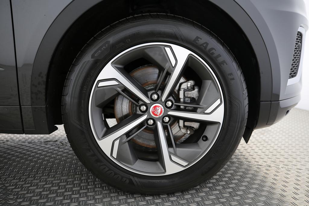 JAGUAR E-Pace 2.0 I4 200 R-Dynamic SE AWD-image-13