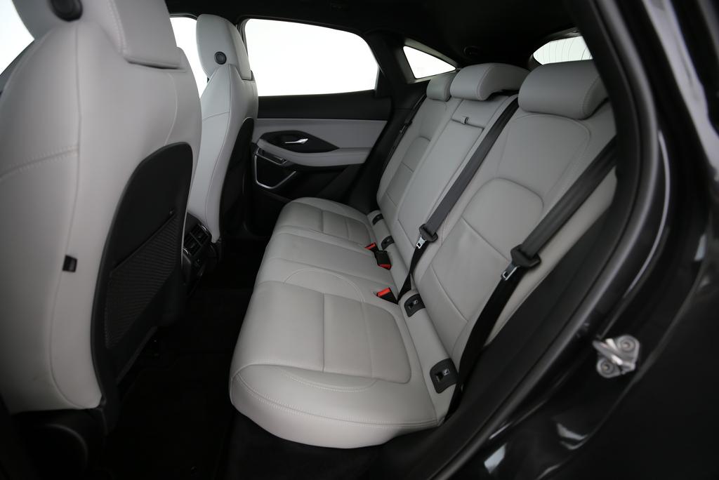 JAGUAR E-Pace 2.0 I4 200 R-Dynamic SE AWD-image-12