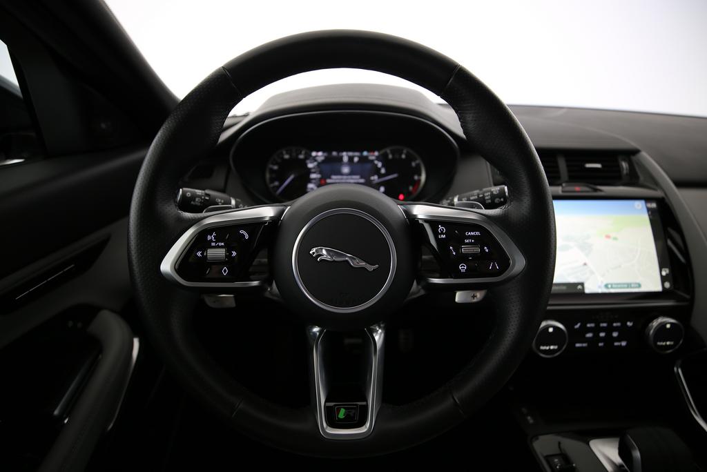 JAGUAR E-Pace 2.0 I4 200 R-Dynamic SE AWD-image-5
