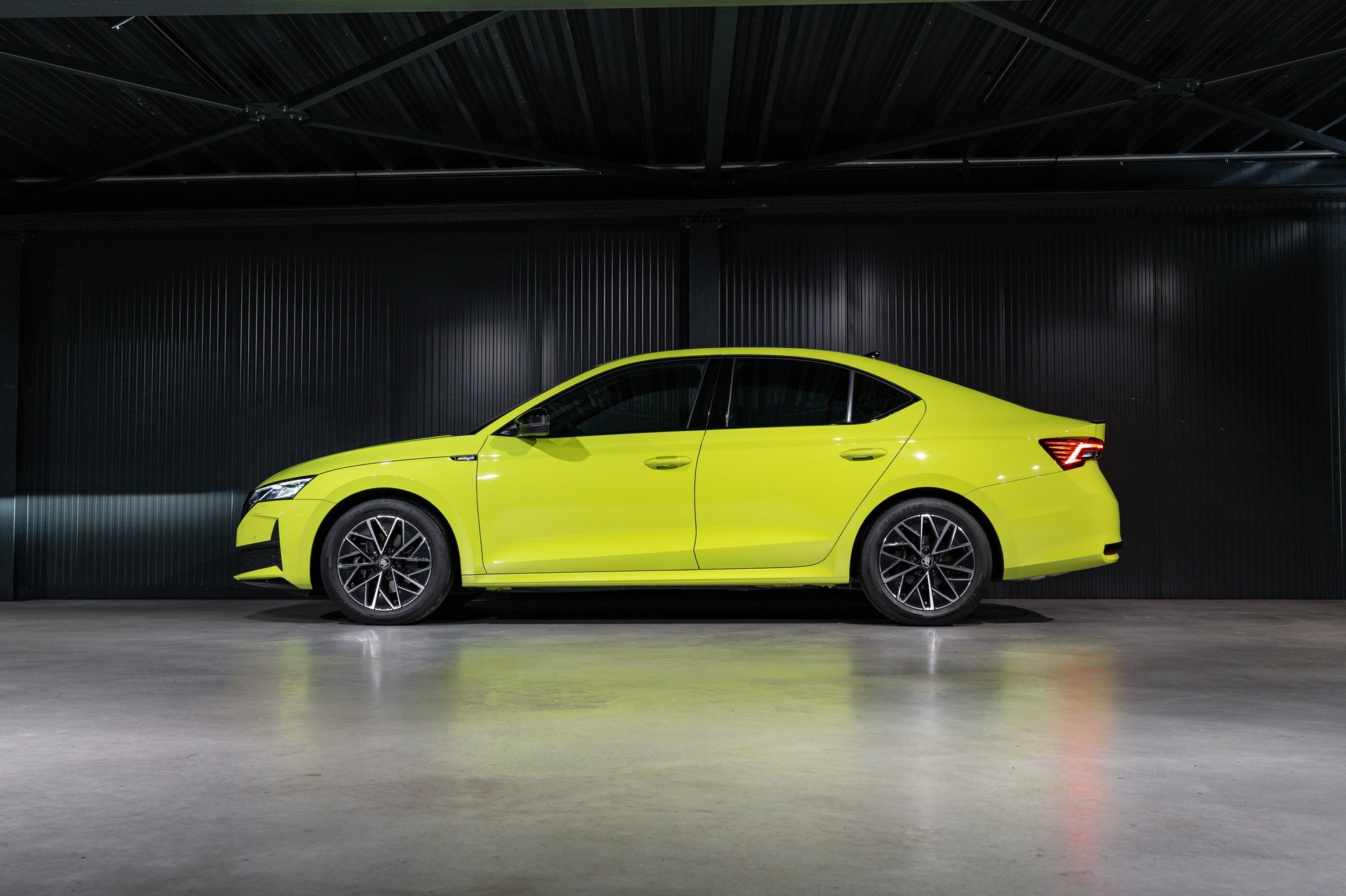 SKODA Octavia Limousine 2.0 TSI DSG SportLine 4x4-image-2