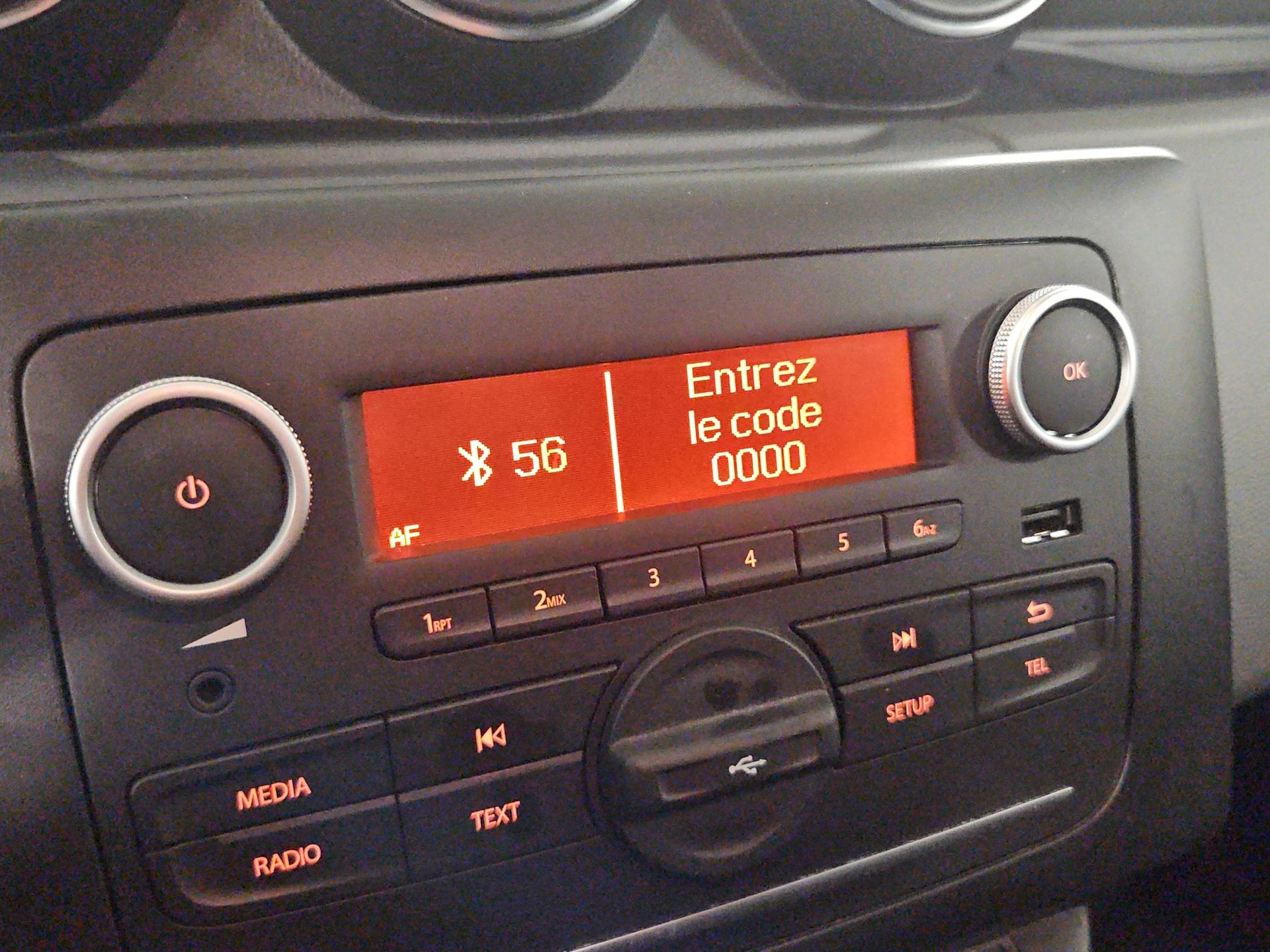 DACIA Duster TCe 100 Essential 4x2-image-12