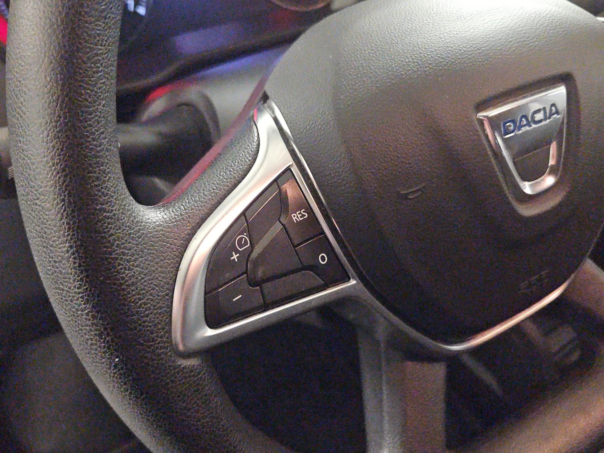 DACIA Duster TCe 100 Essential 4x2-image-20