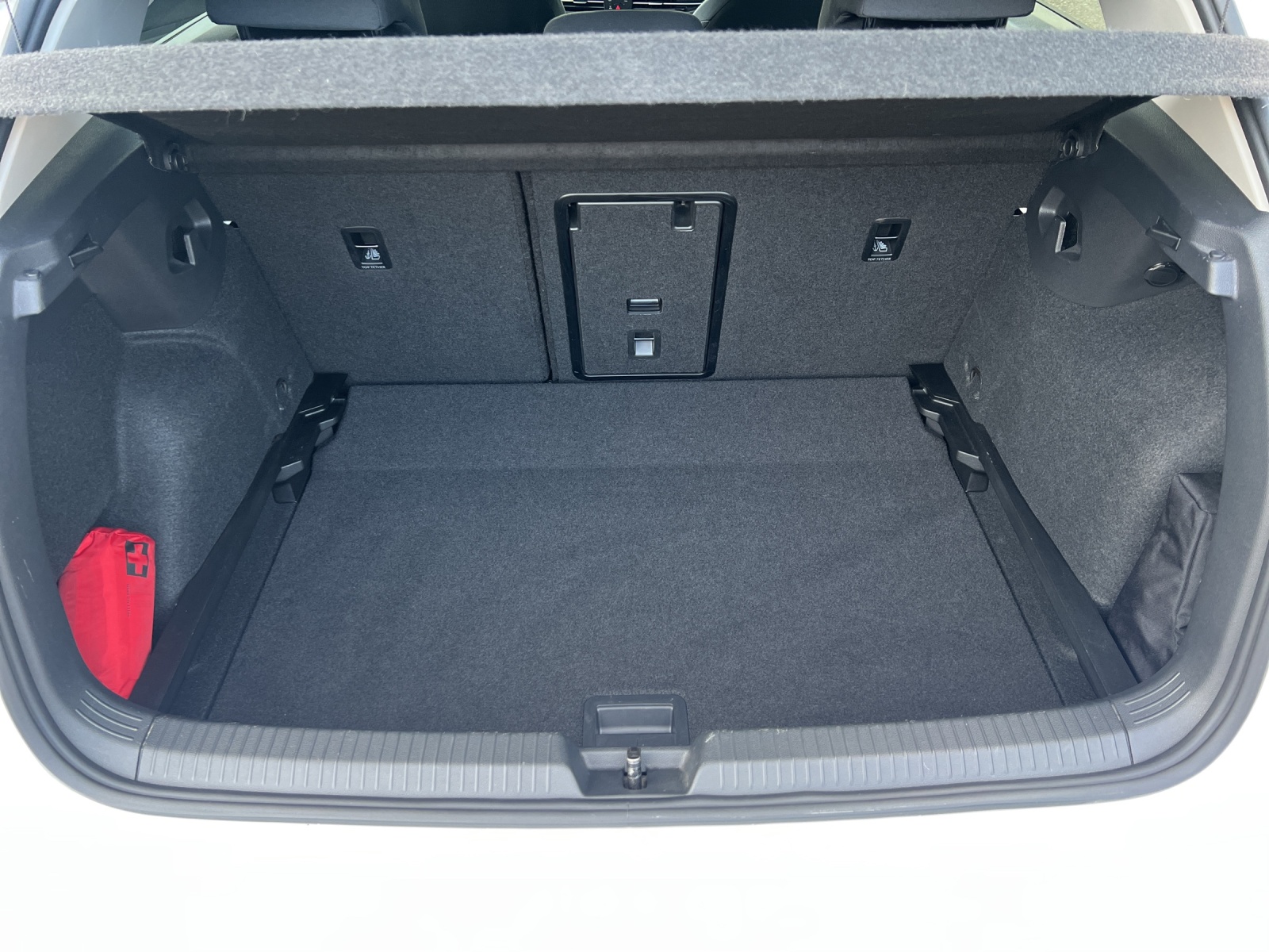 VW Golf 1.0 TSI Life-image-15