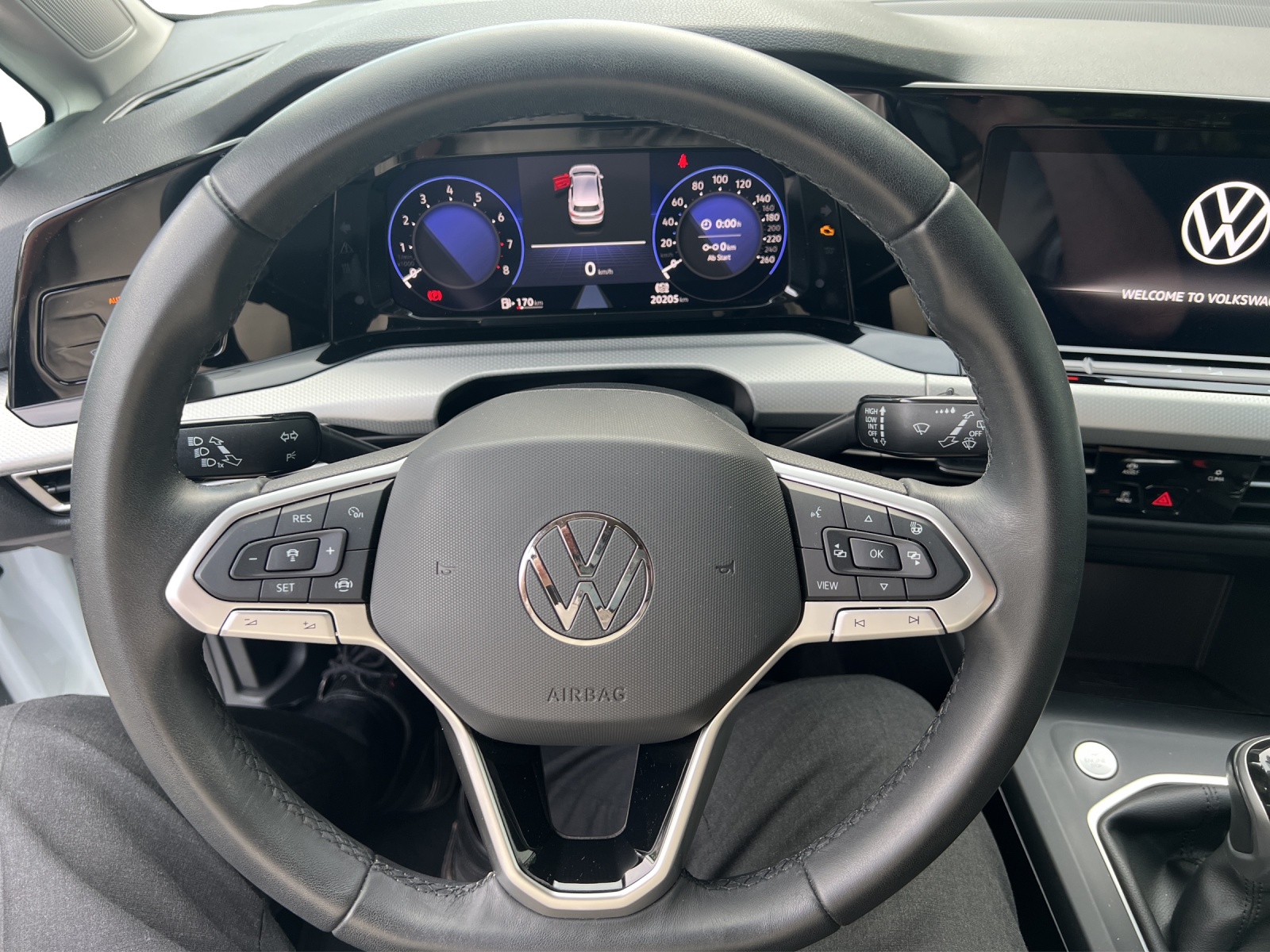 VW Golf 1.0 TSI Life-image-9