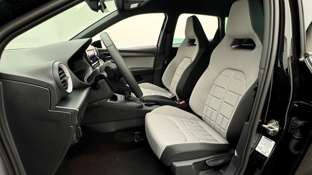 SEAT Arona 1.5 Eco TSI FR DSG-image-4