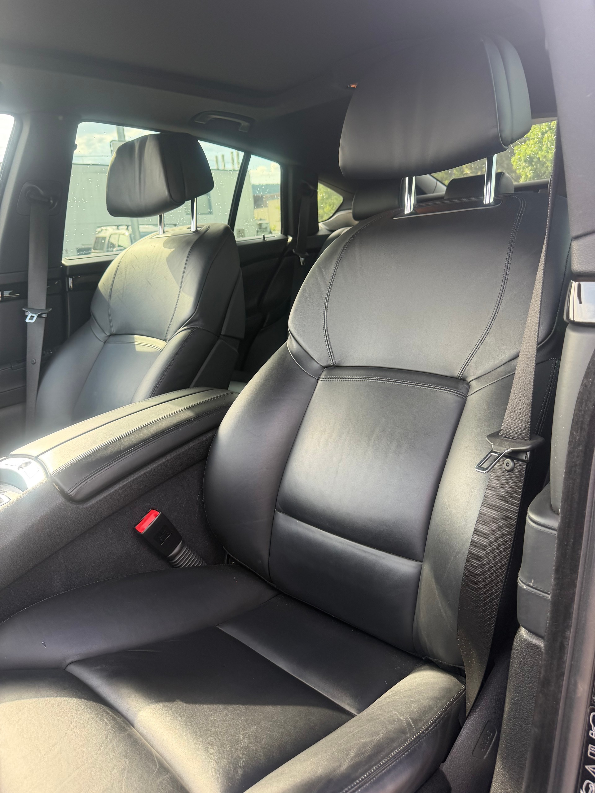 BMW 550i xDrive GT Steptronic-image-10