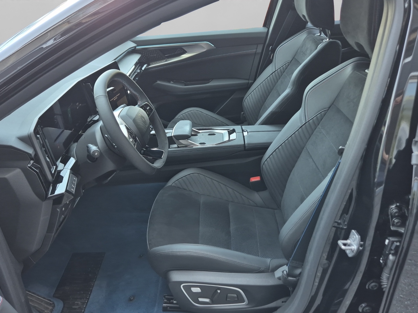 RENAULT Rafale 1.2 E-Tech Plug-in Atelier Alpine-image-4