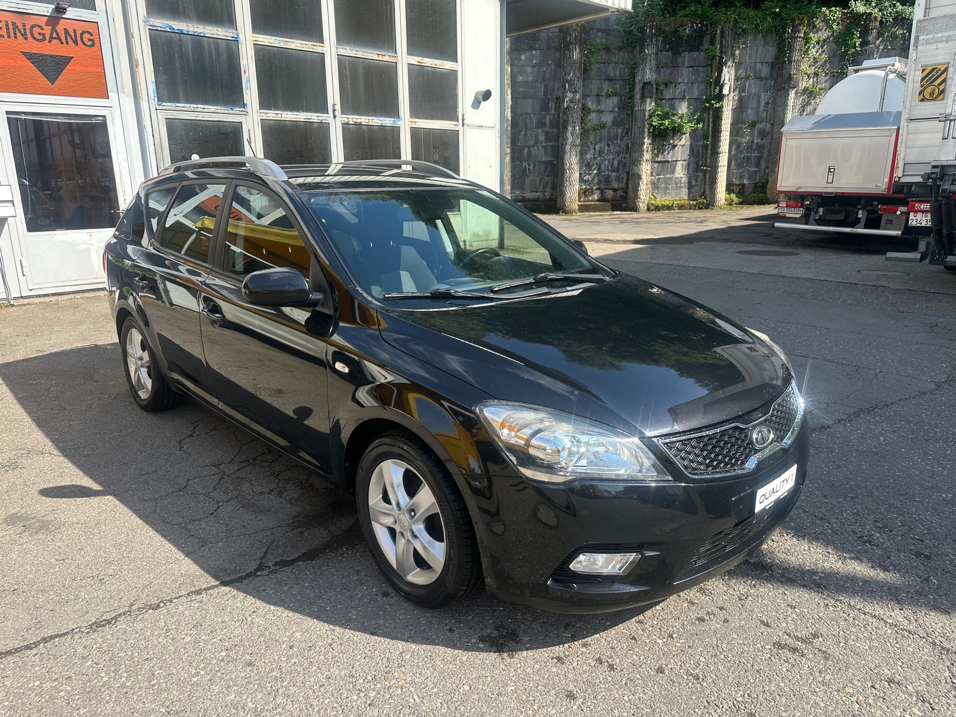 KIA Cee'd 1.4 16V _seven-image-2