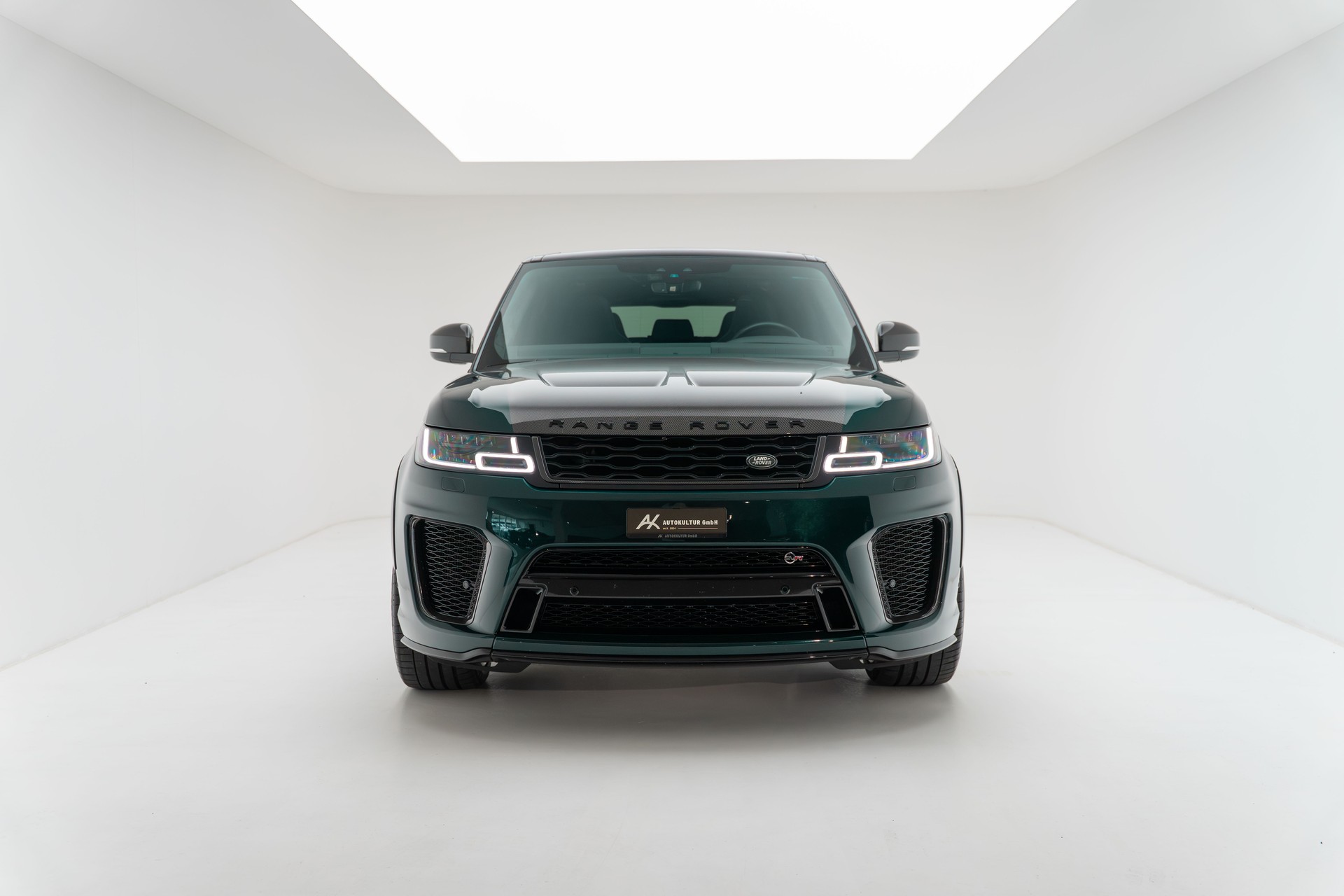 LAND ROVER Range Rover Sport 575 5.0 V8 S/C SVR Carbon Automatic-image-0
