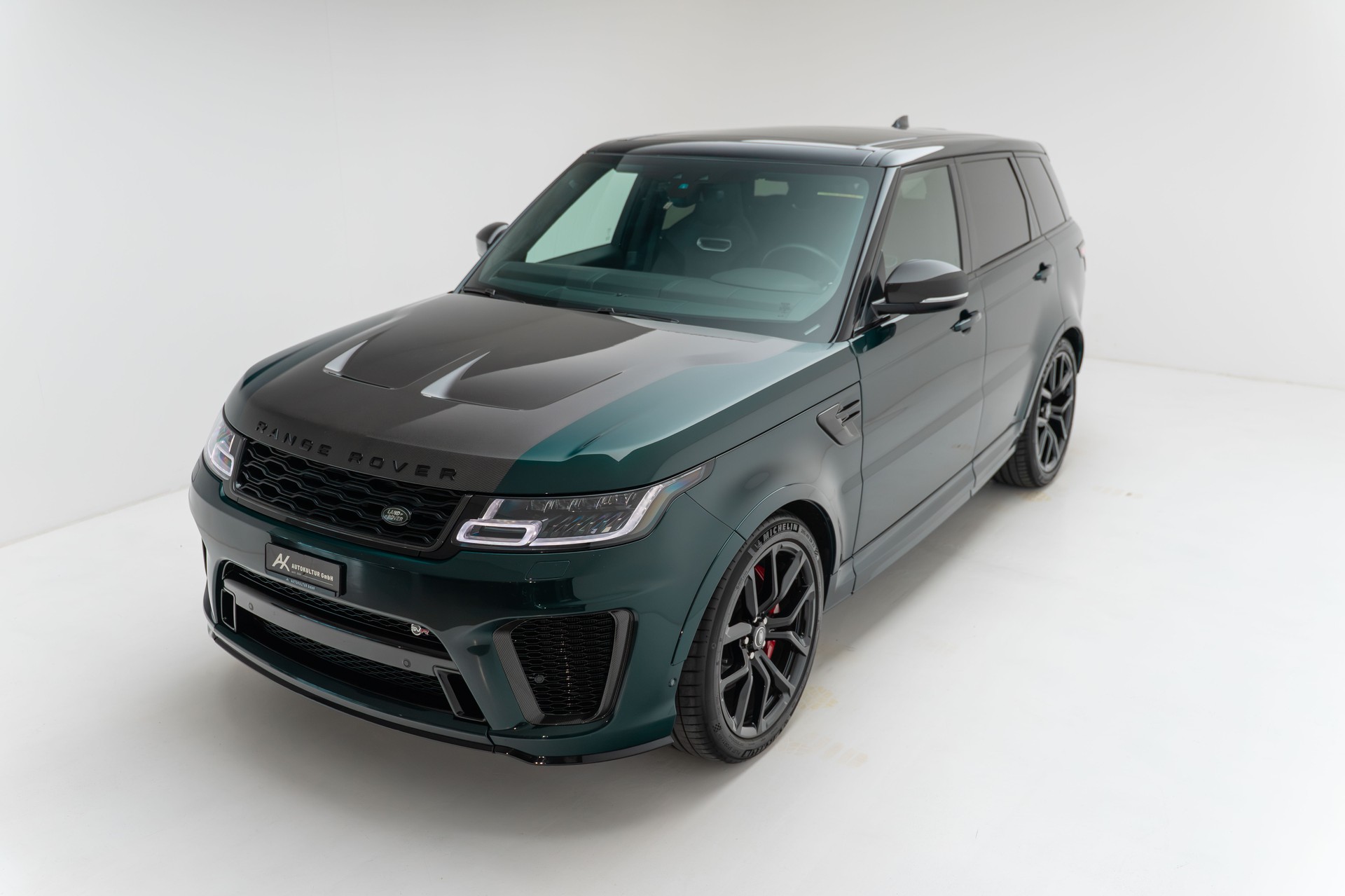 LAND ROVER Range Rover Sport 575 5.0 V8 S/C SVR Carbon Automatic-image-8