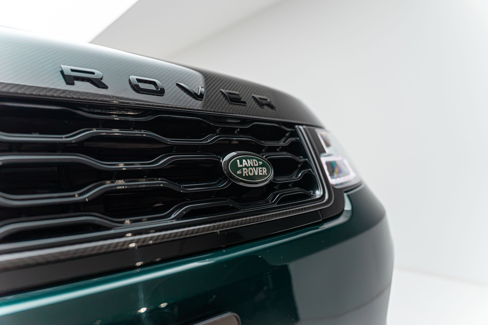 LAND ROVER Range Rover Sport 575 5.0 V8 S/C SVR Carbon Automatic-image-6
