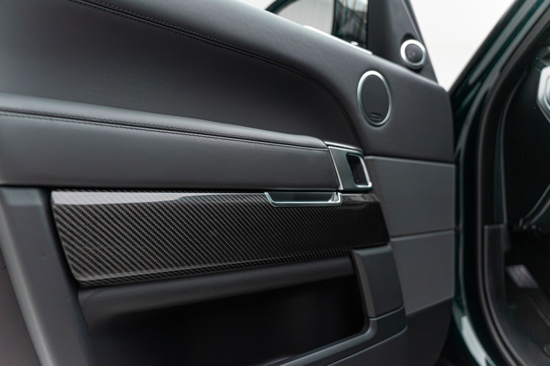 LAND ROVER Range Rover Sport 575 5.0 V8 S/C SVR Carbon Automatic-image-17