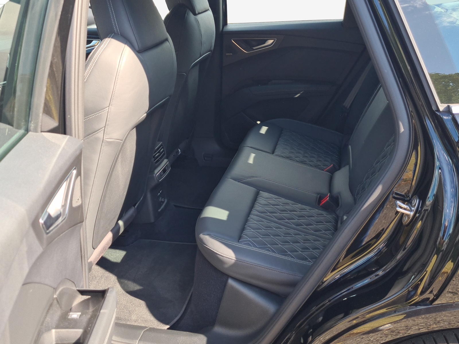 AUDI Q4 Sportback e-tron 50 quattro-image-11