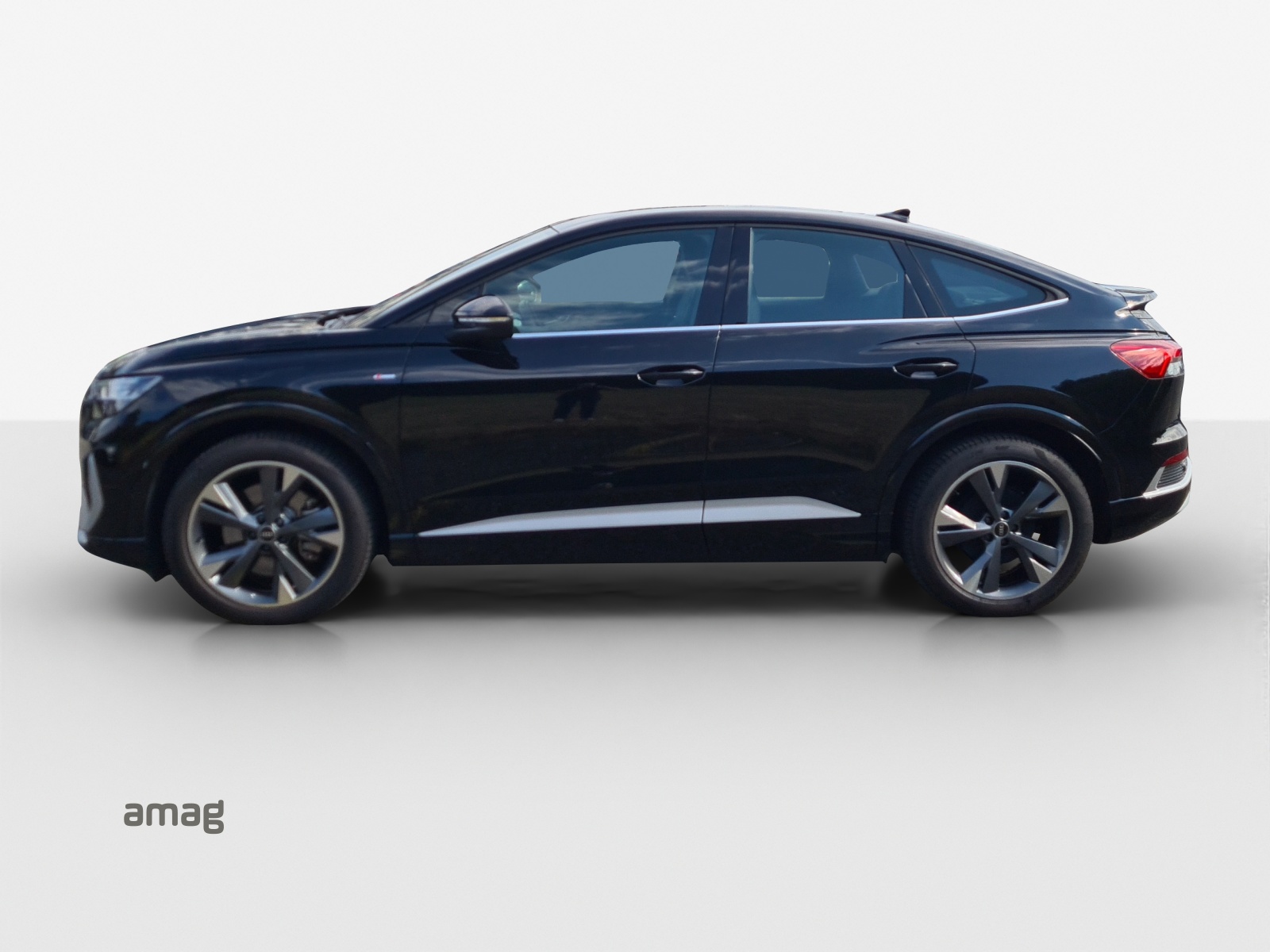 AUDI Q4 Sportback e-tron 50 quattro-showroom-element-1