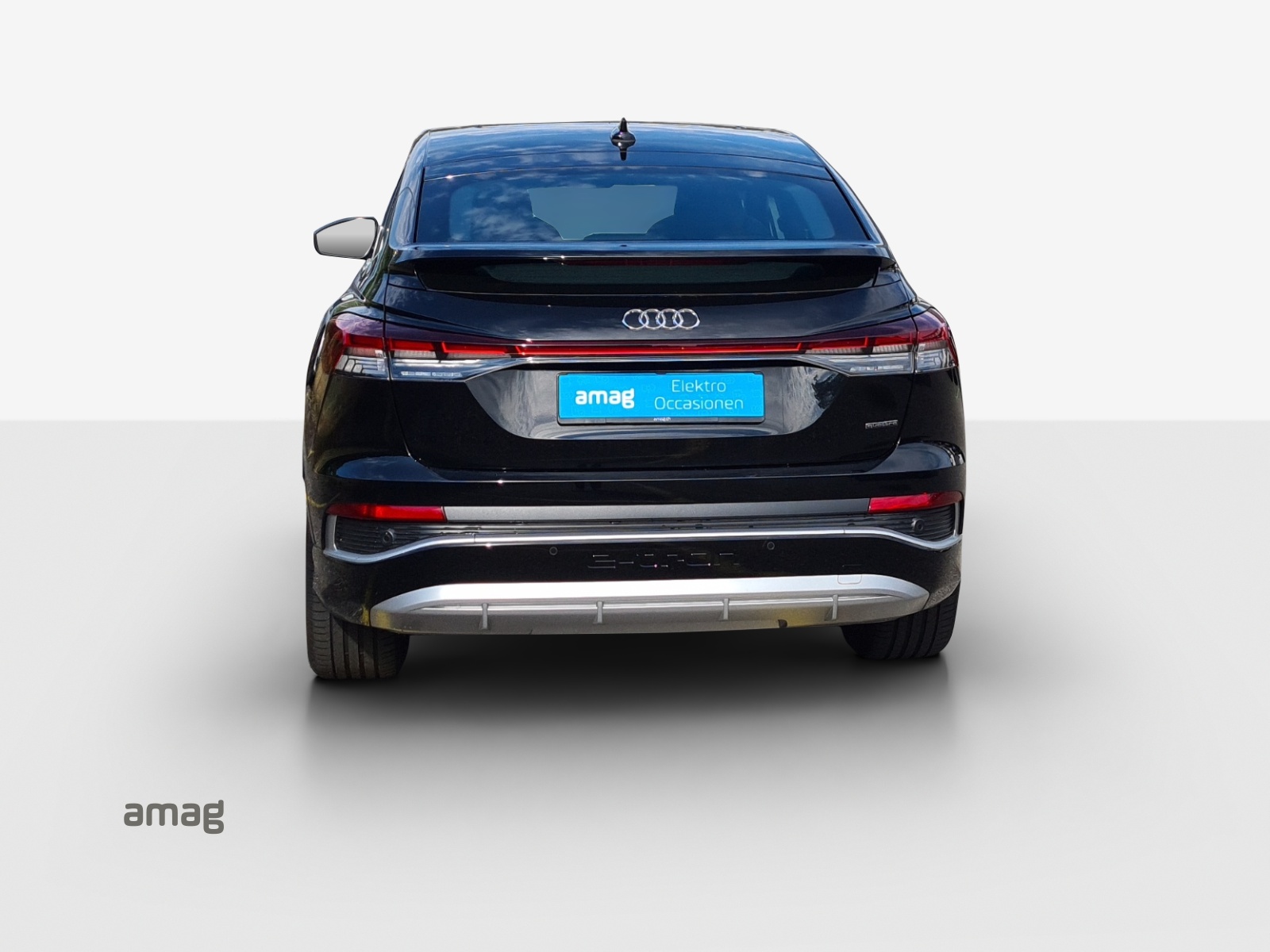 AUDI Q4 Sportback e-tron 50 quattro-showroom-element-3
