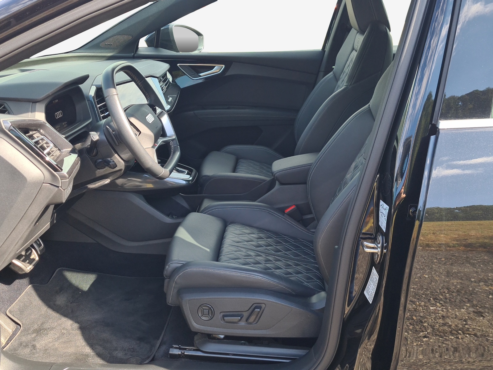 AUDI Q4 Sportback e-tron 50 quattro-image-7
