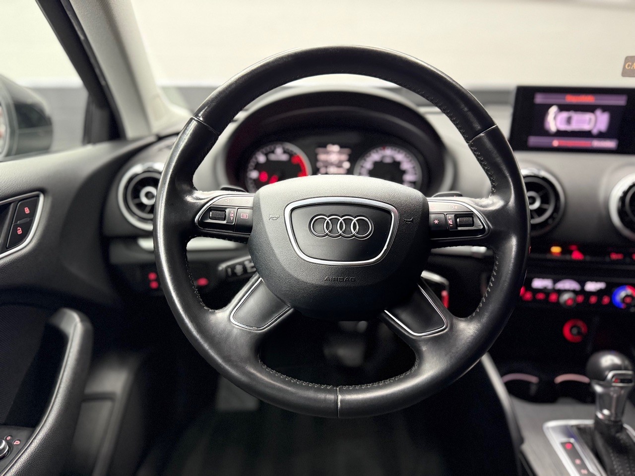 AUDI A3 2.0 TDI Attraction S-tronic-image-15