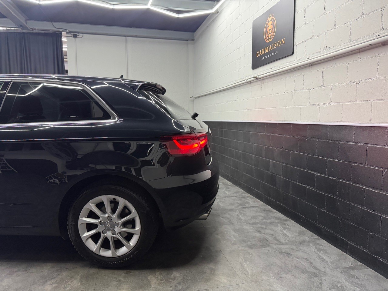 AUDI A3 2.0 TDI Attraction S-tronic-image-3