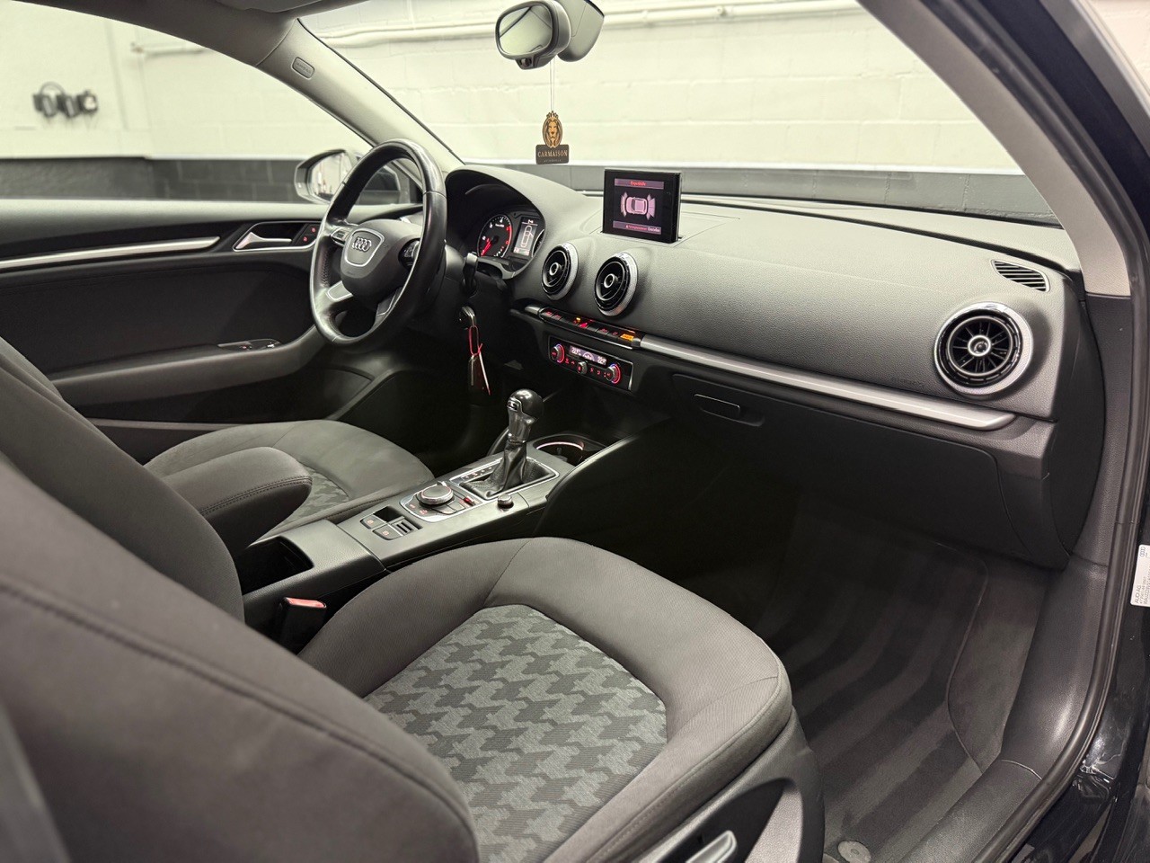 AUDI A3 2.0 TDI Attraction S-tronic-image-19