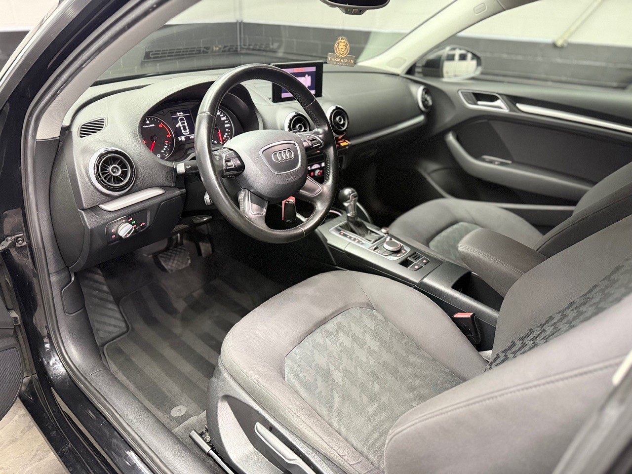 AUDI A3 2.0 TDI Attraction S-tronic-image-11