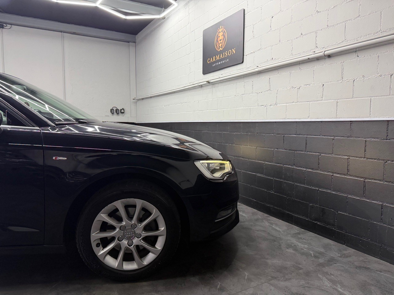 AUDI A3 2.0 TDI Attraction S-tronic-image-8