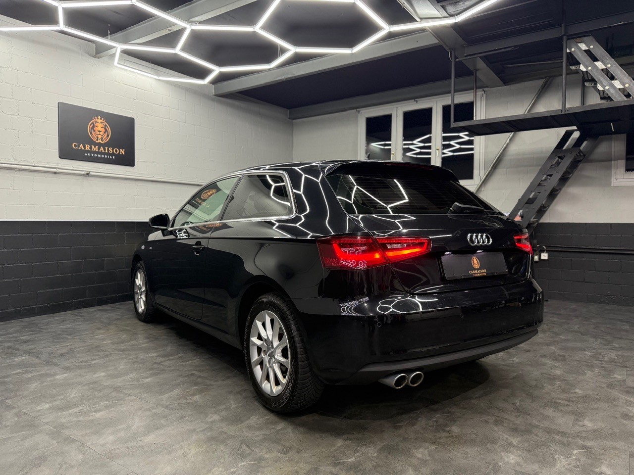 AUDI A3 2.0 TDI Attraction S-tronic-image-5