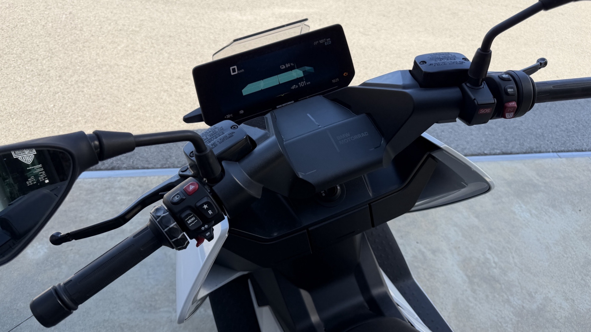 BMW CE 04-image-4