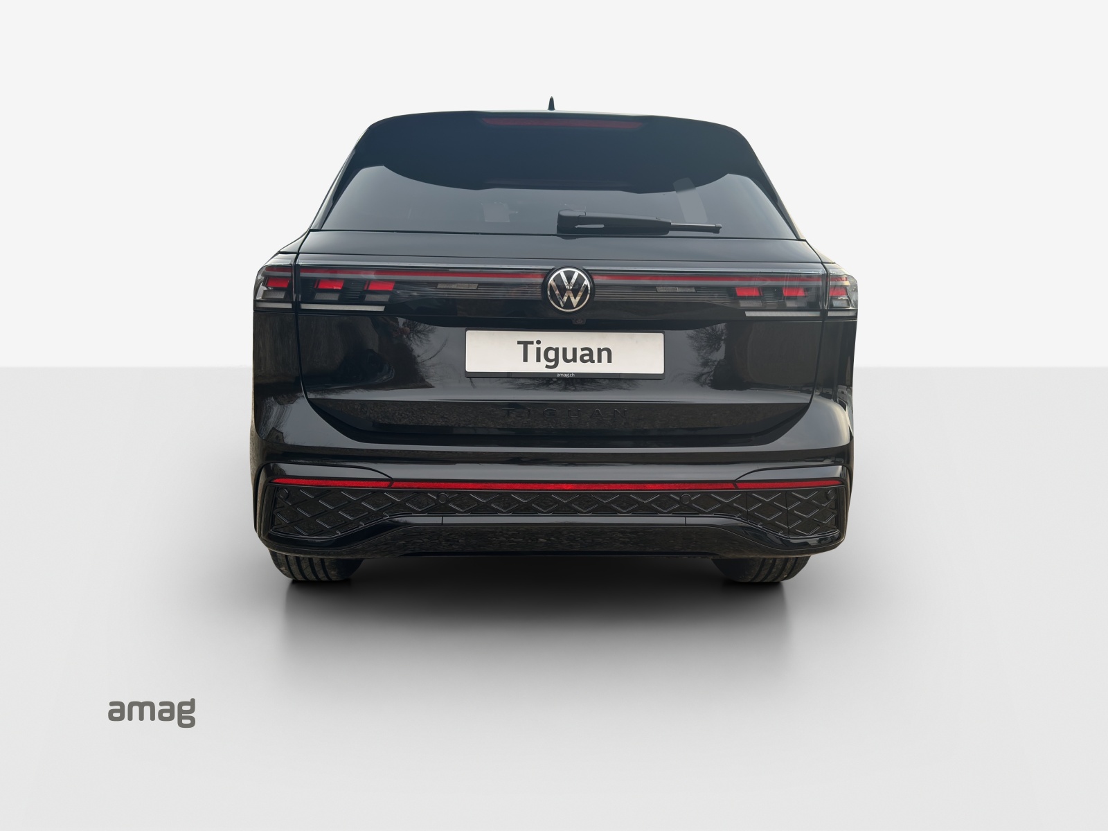 VW Tiguan 2.0 TSI DSG R-Line Plus 4Motion-image-3