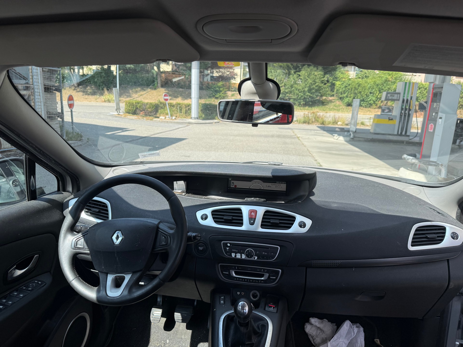 RENAULT Scénic 1.4 16V Turbo Dynamique-image-12