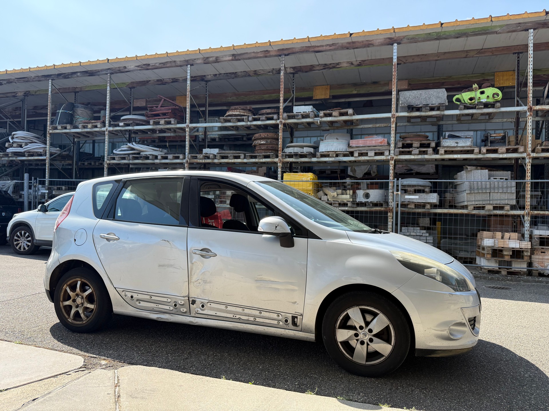 RENAULT Scénic 1.4 16V Turbo Dynamique-image-7