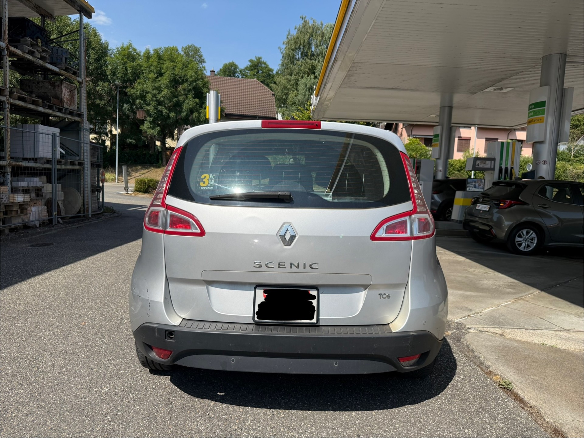 RENAULT Scénic 1.4 16V Turbo Dynamique-image-4