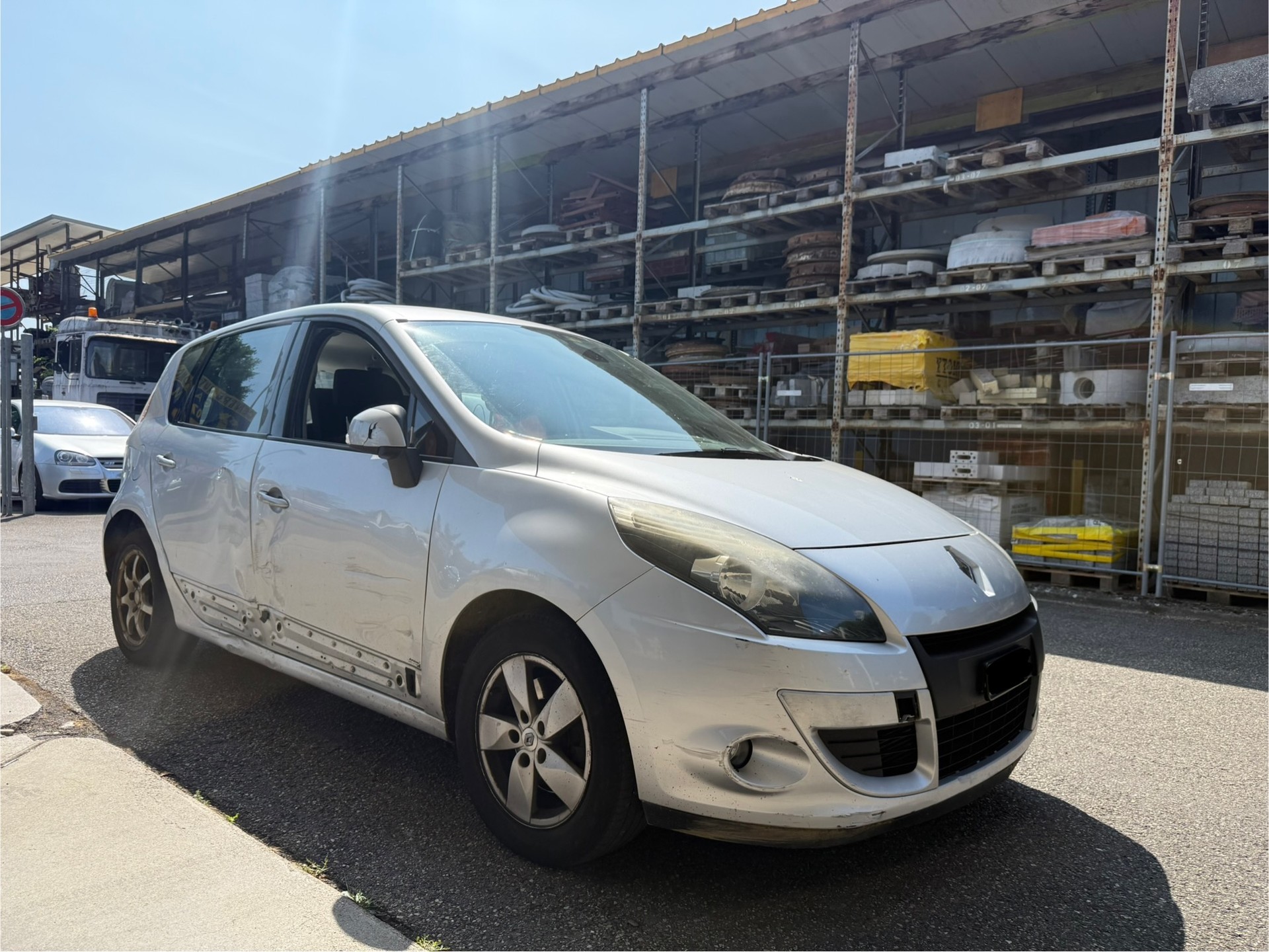 RENAULT Scénic 1.4 16V Turbo Dynamique-image-8