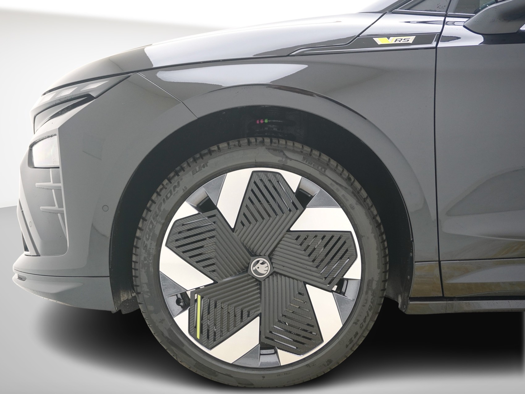 SKODA Enyaq iV RS-Suite MAXX-image-9