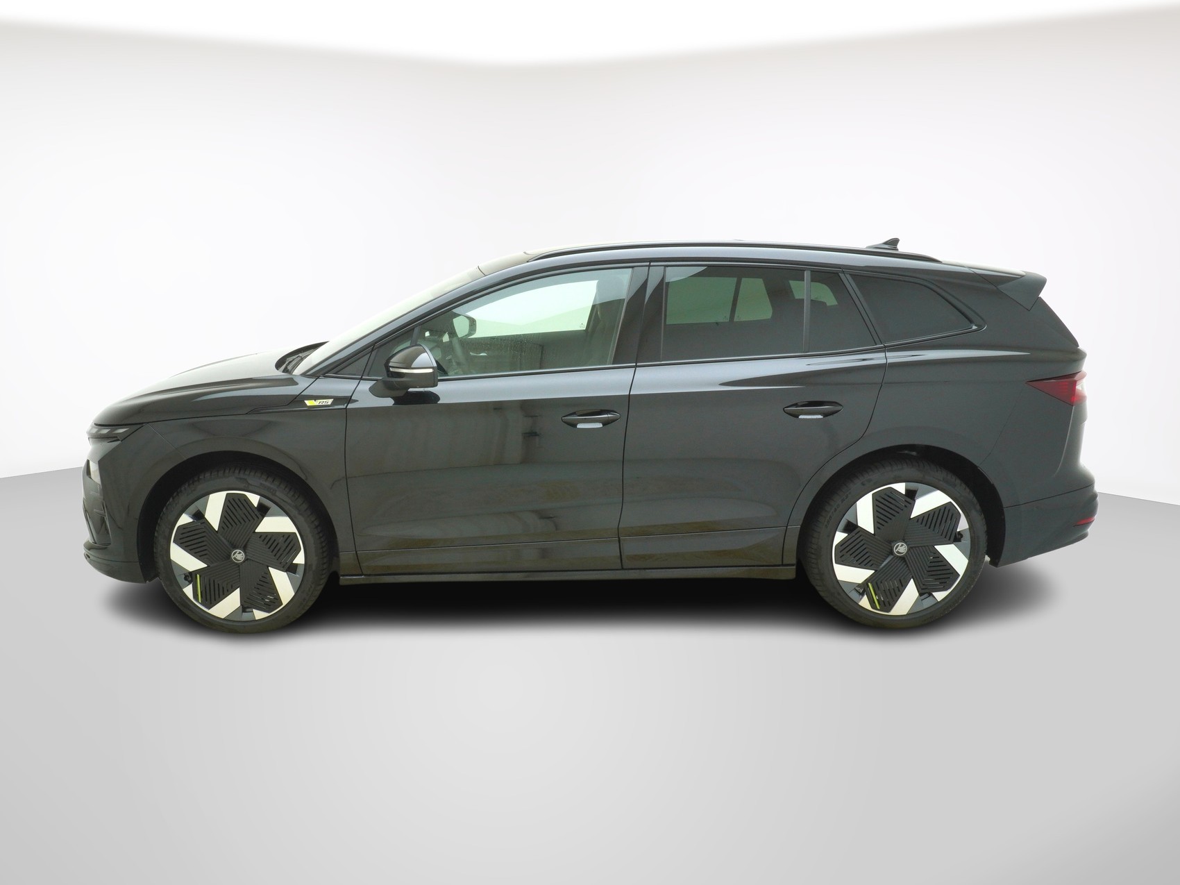 SKODA Enyaq iV RS-Suite MAXX-image-1