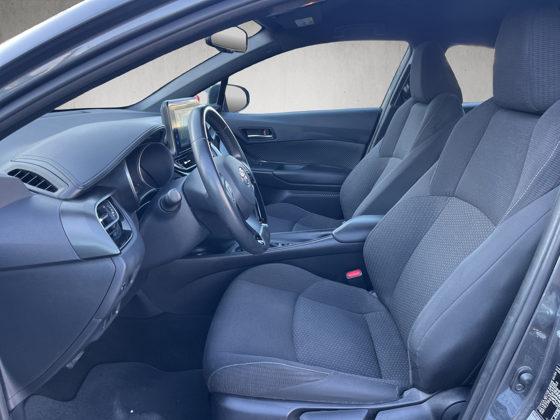 TOYOTA C-HR 1.8 HSD CVT Comfort-image-9