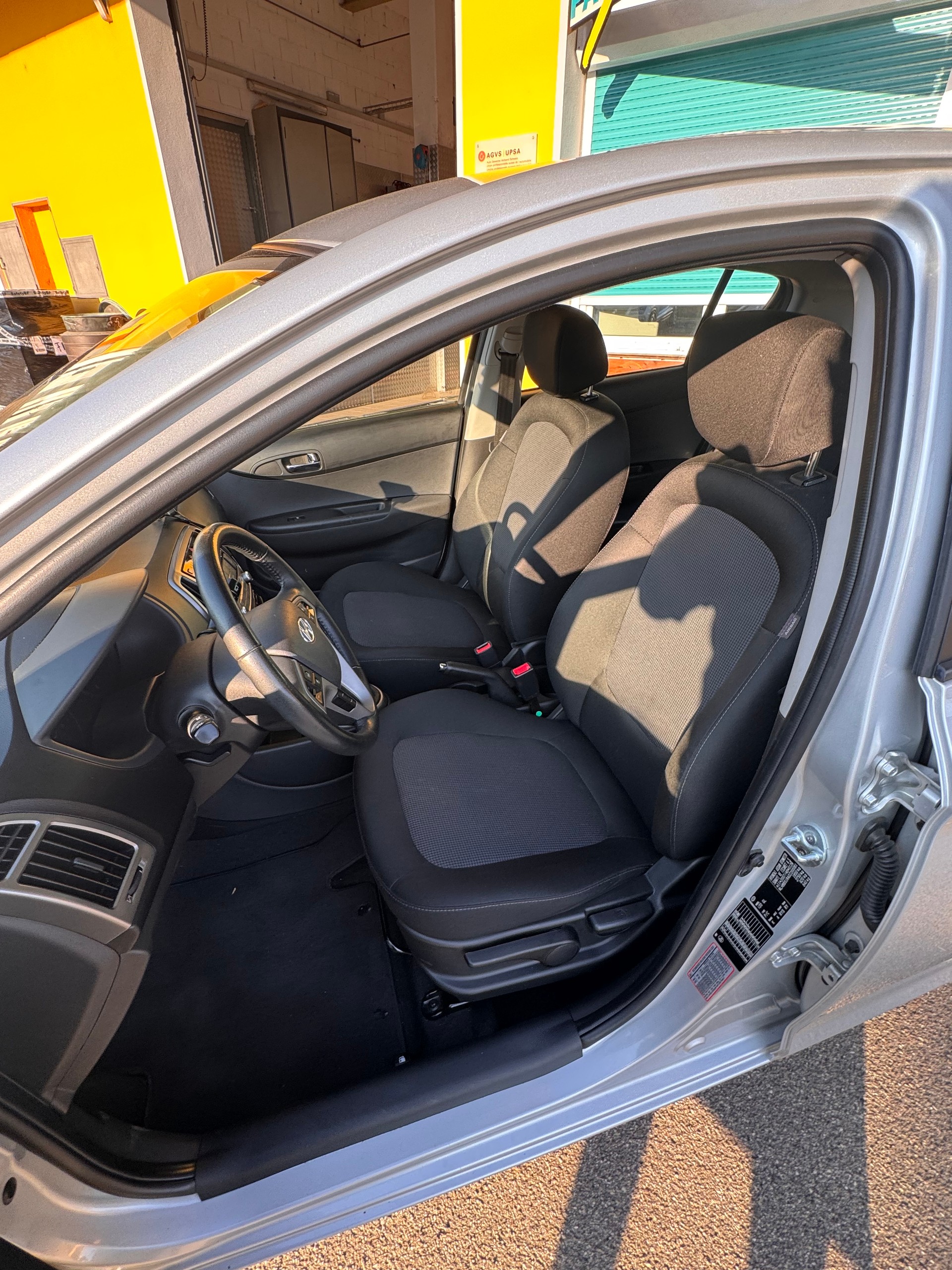 HYUNDAI i20 1.4 CRDi Style-image-8