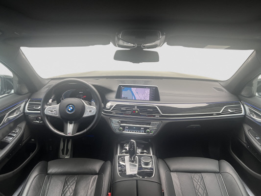BMW 745Le xDrive M Sport-image-10