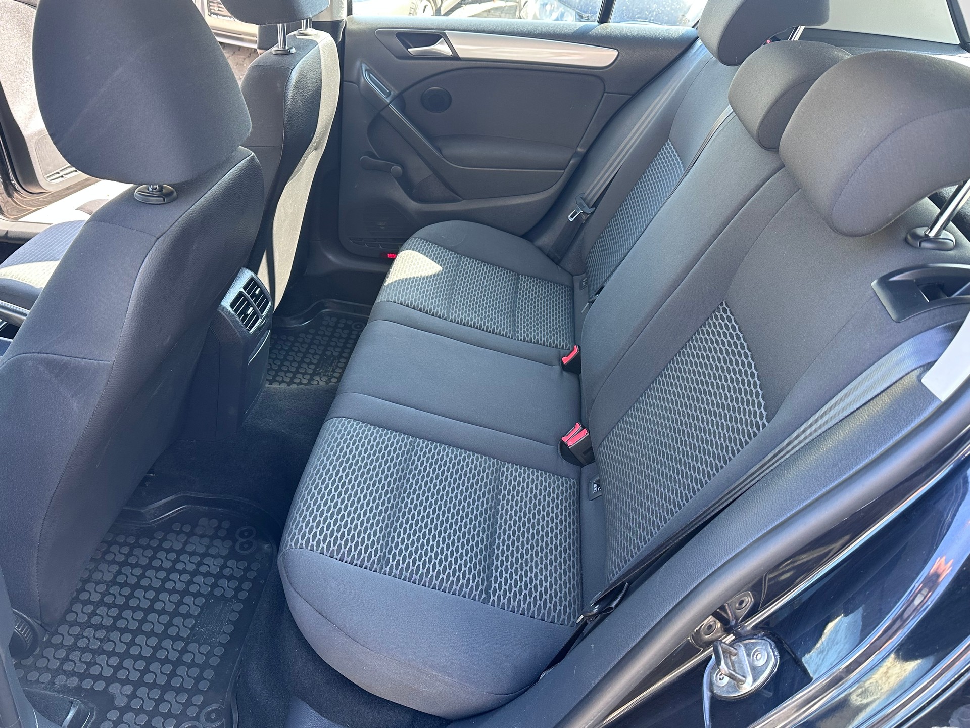 VW GOLF-image-9