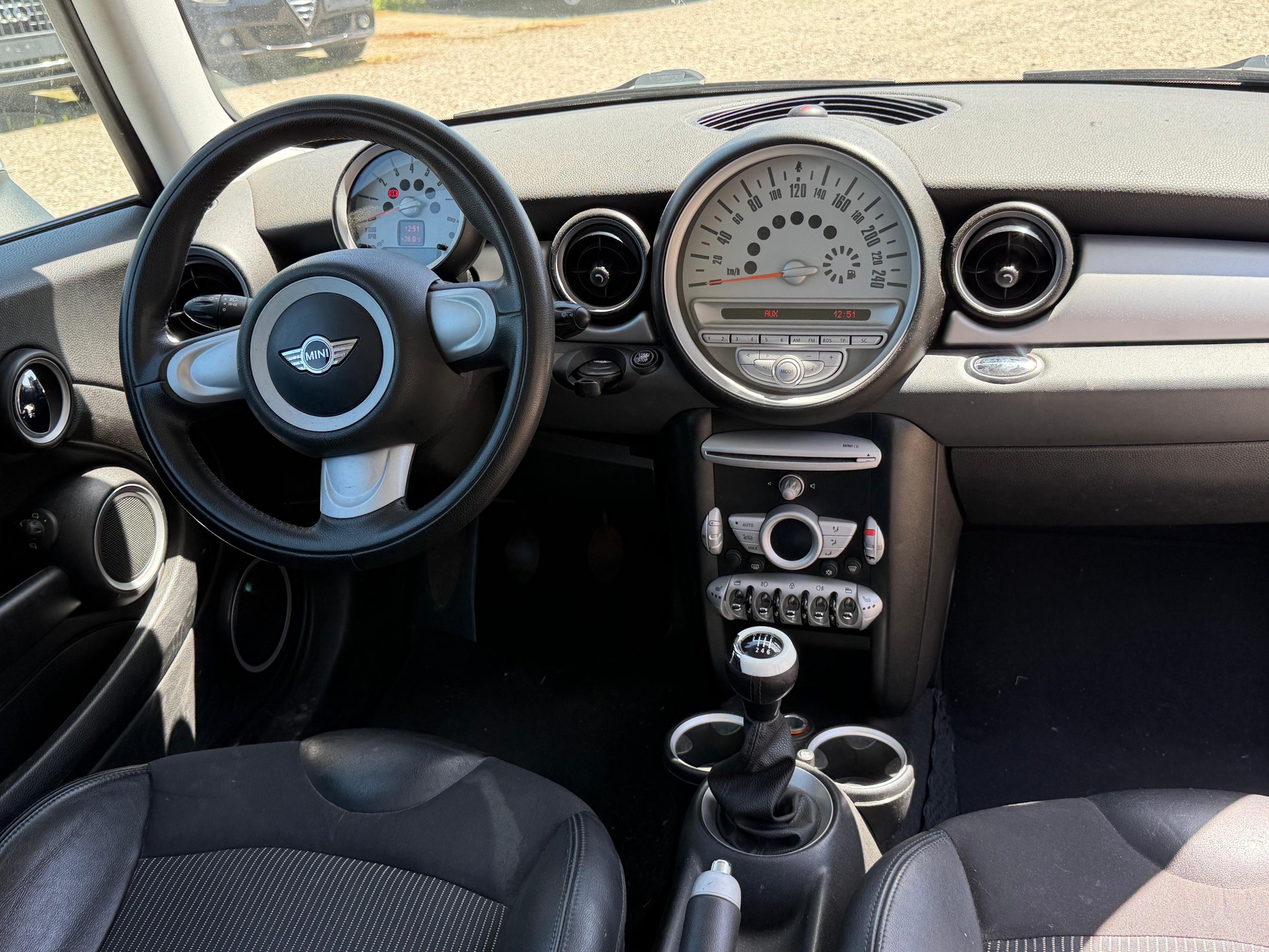MINI Clubman Cooper-image-5