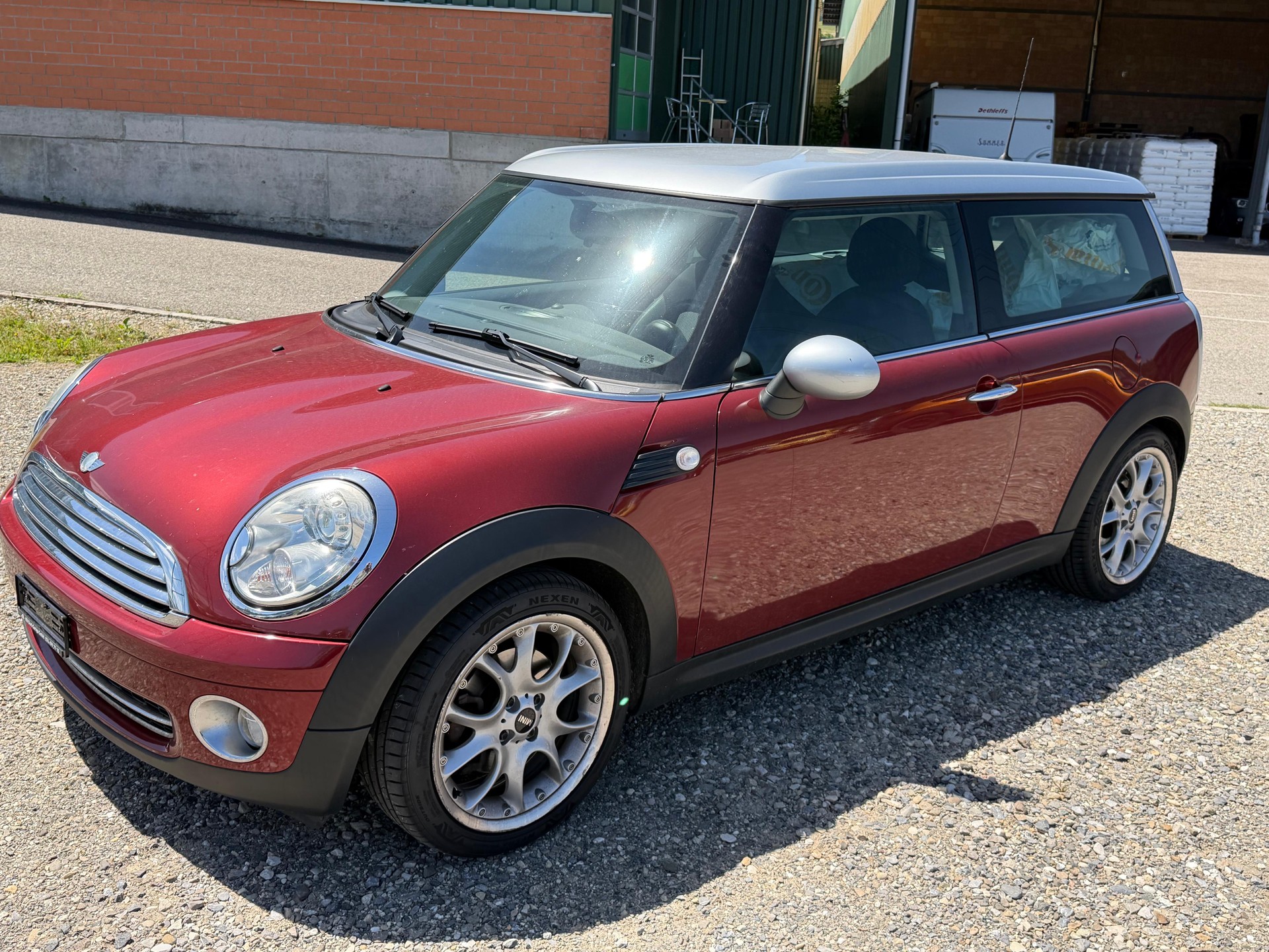 MINI Clubman Cooper-image-1