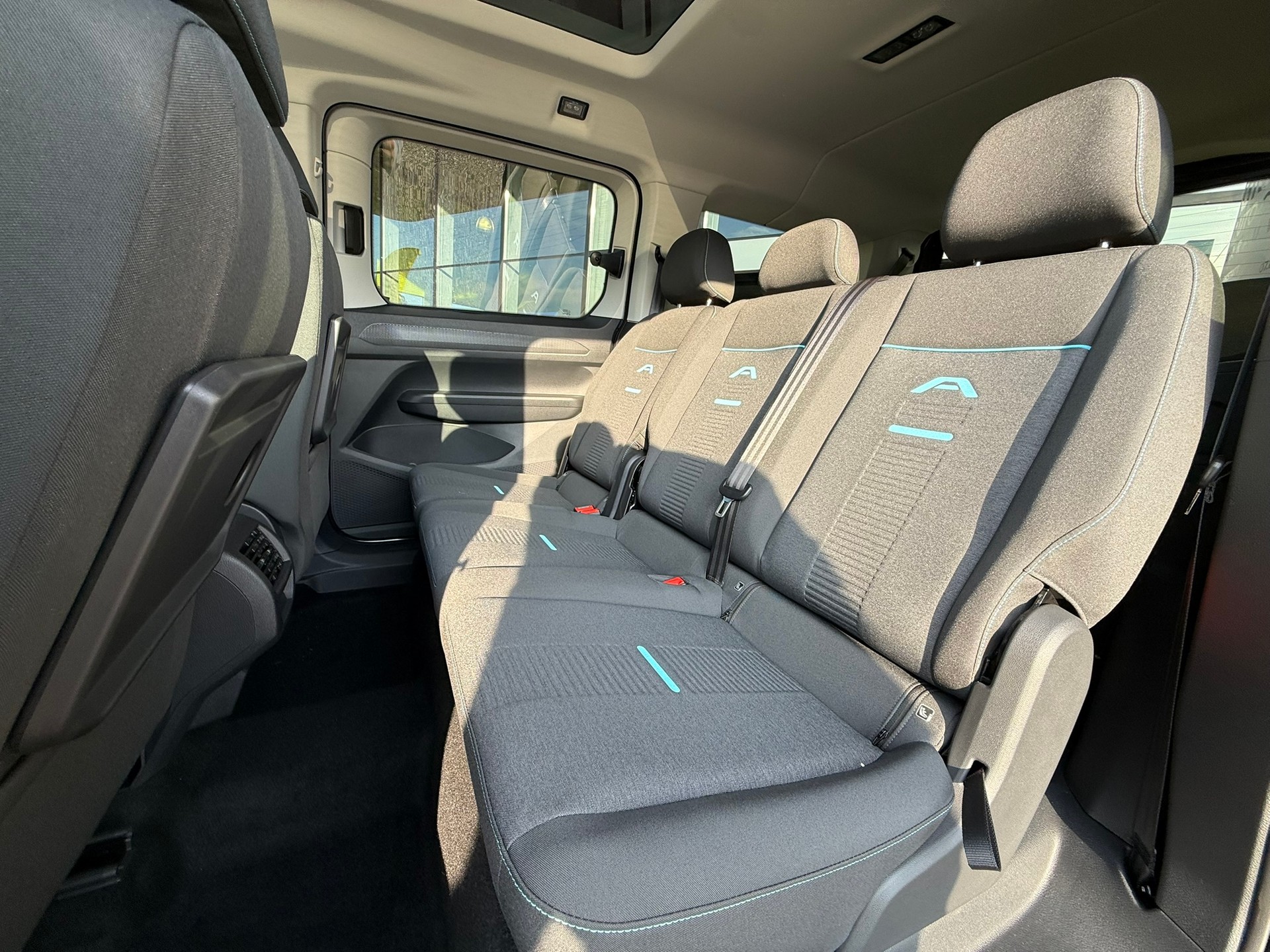 FORD Grand Tourneo Connect 1.5 PHEV Active Automat-image-7