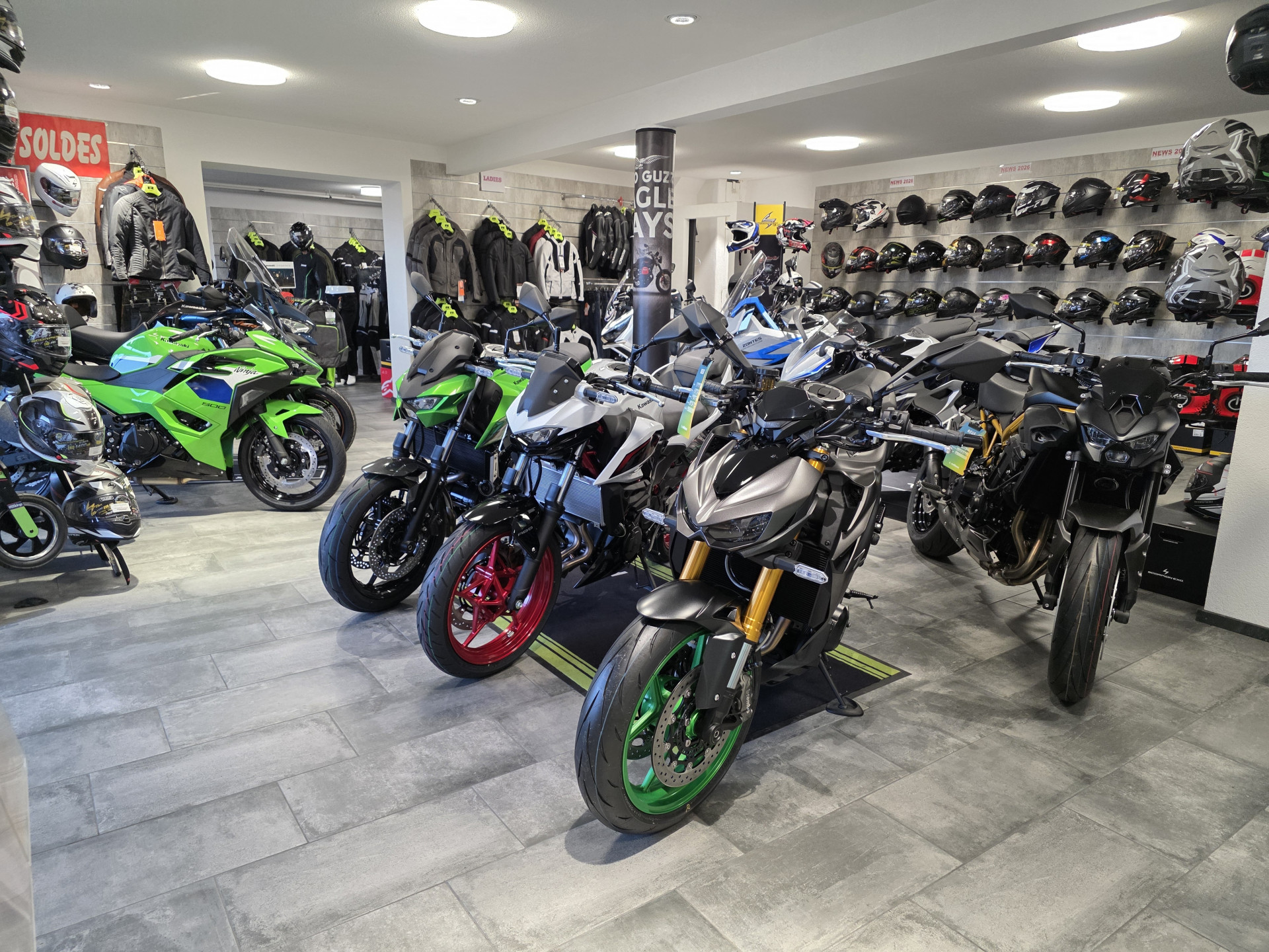 KAWASAKI Z 650 S-showroom-element-3