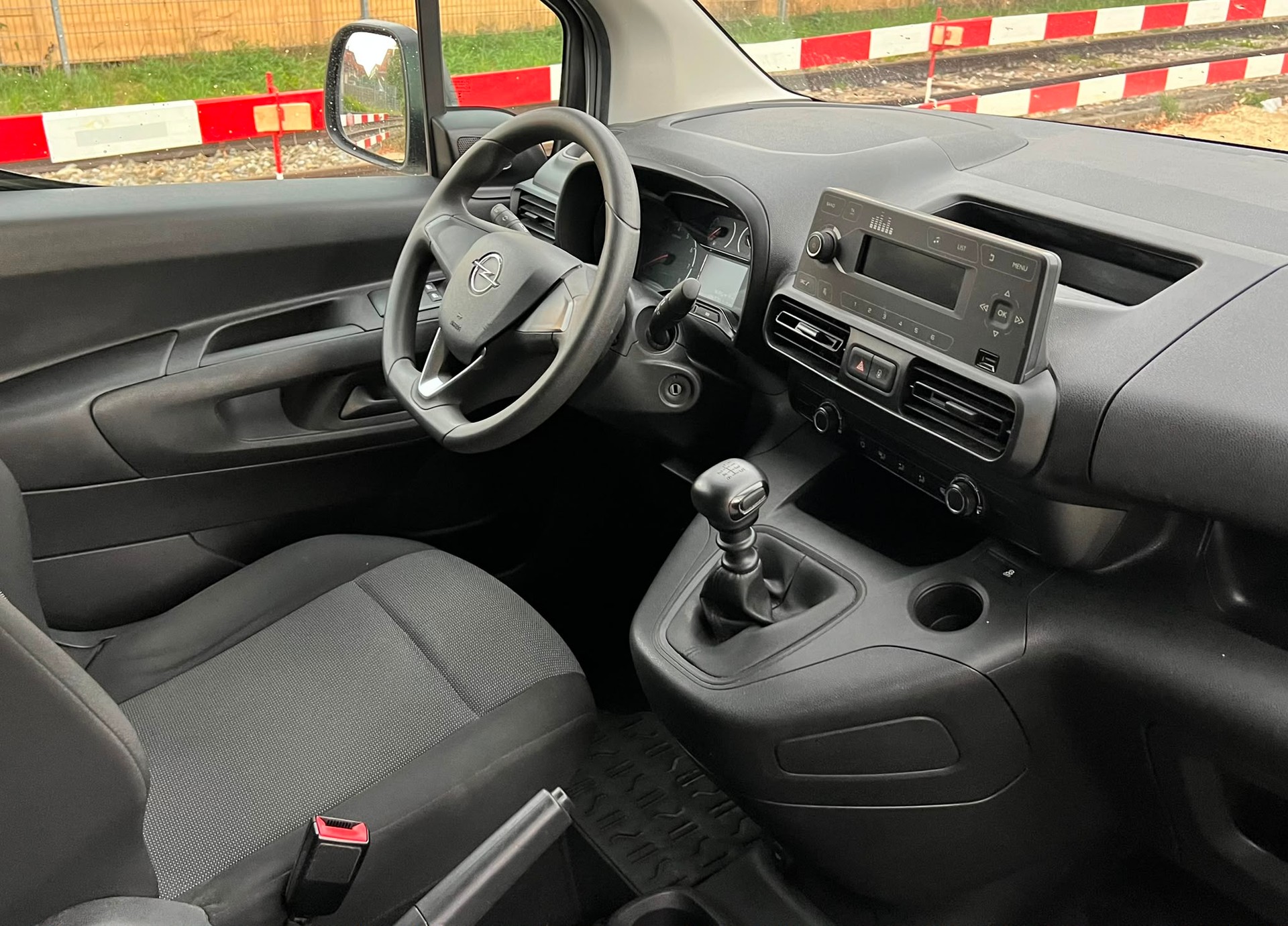 OPEL Combo 1.2 Cargo Essentia start/stop-image-9