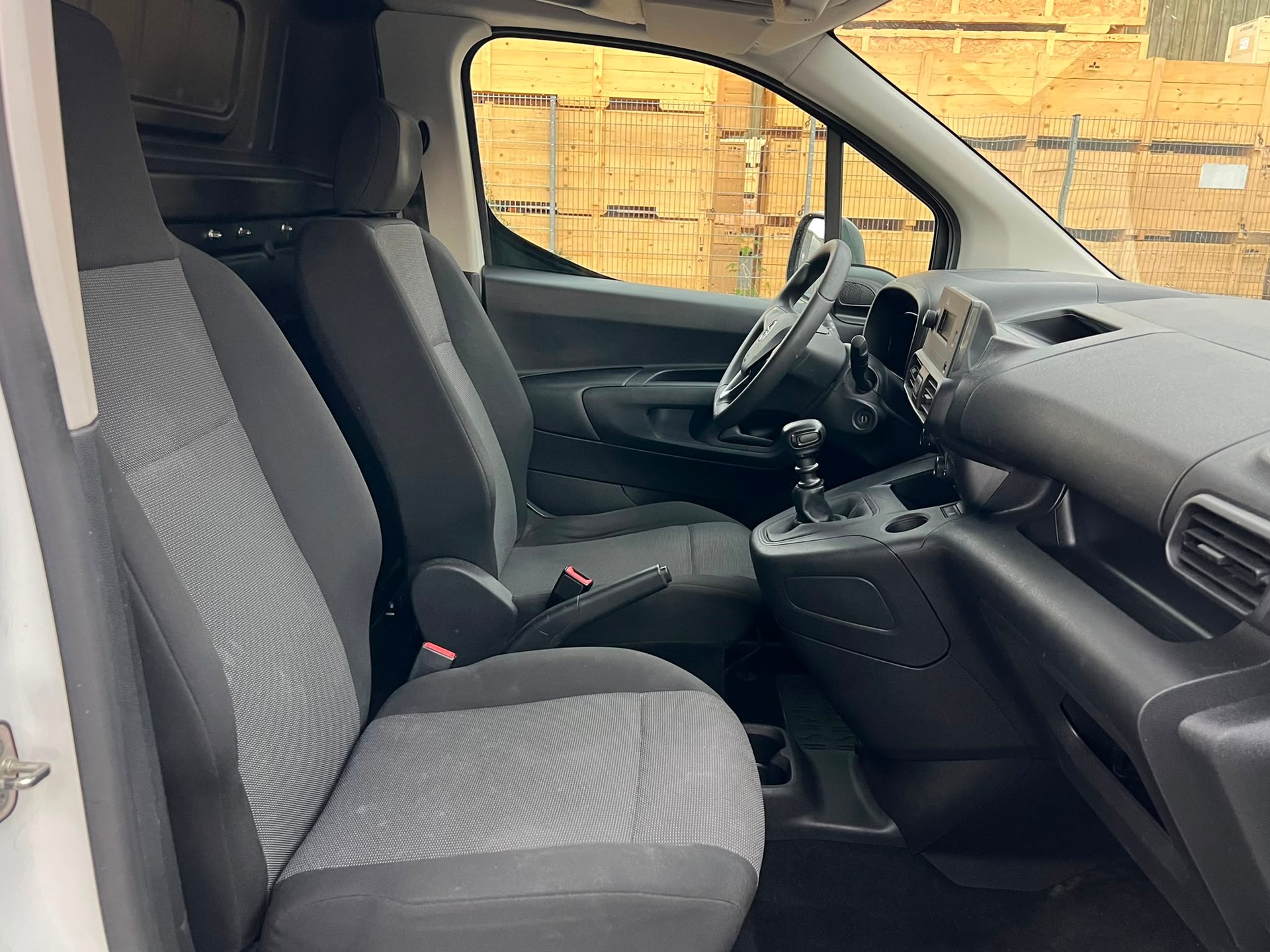OPEL Combo 1.2 Cargo Essentia start/stop-image-8