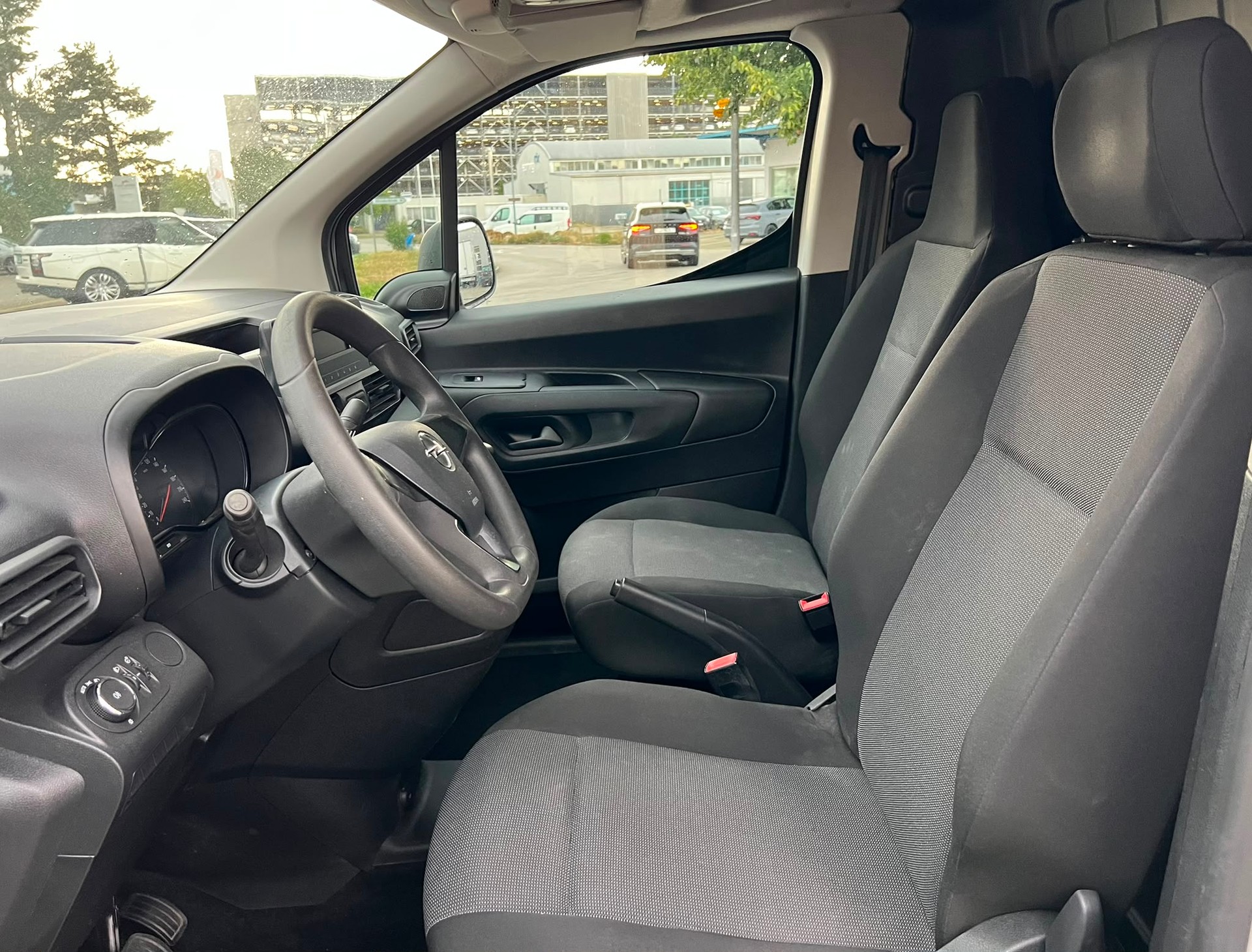 OPEL Combo 1.2 Cargo Essentia start/stop-image-6
